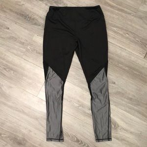 Rue 21 active legging silver with mesh on back